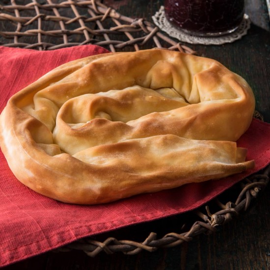 Σκοπελίτικη Πίτα με Παστουρμά